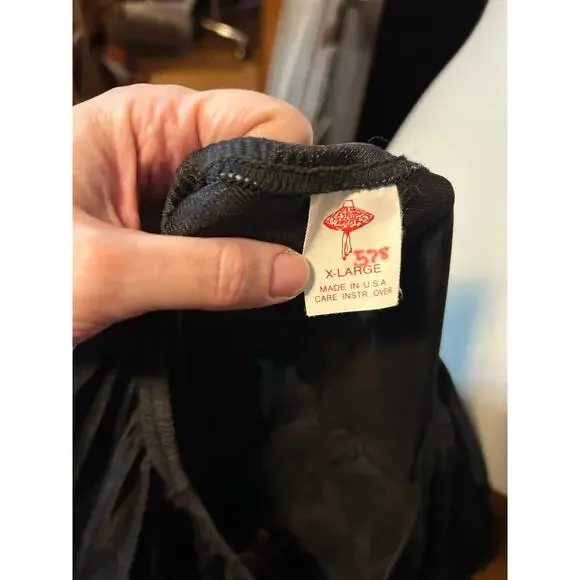 Stunning 50s pinup dress with cherries, belt, and crinoline - Picture 4 of 4